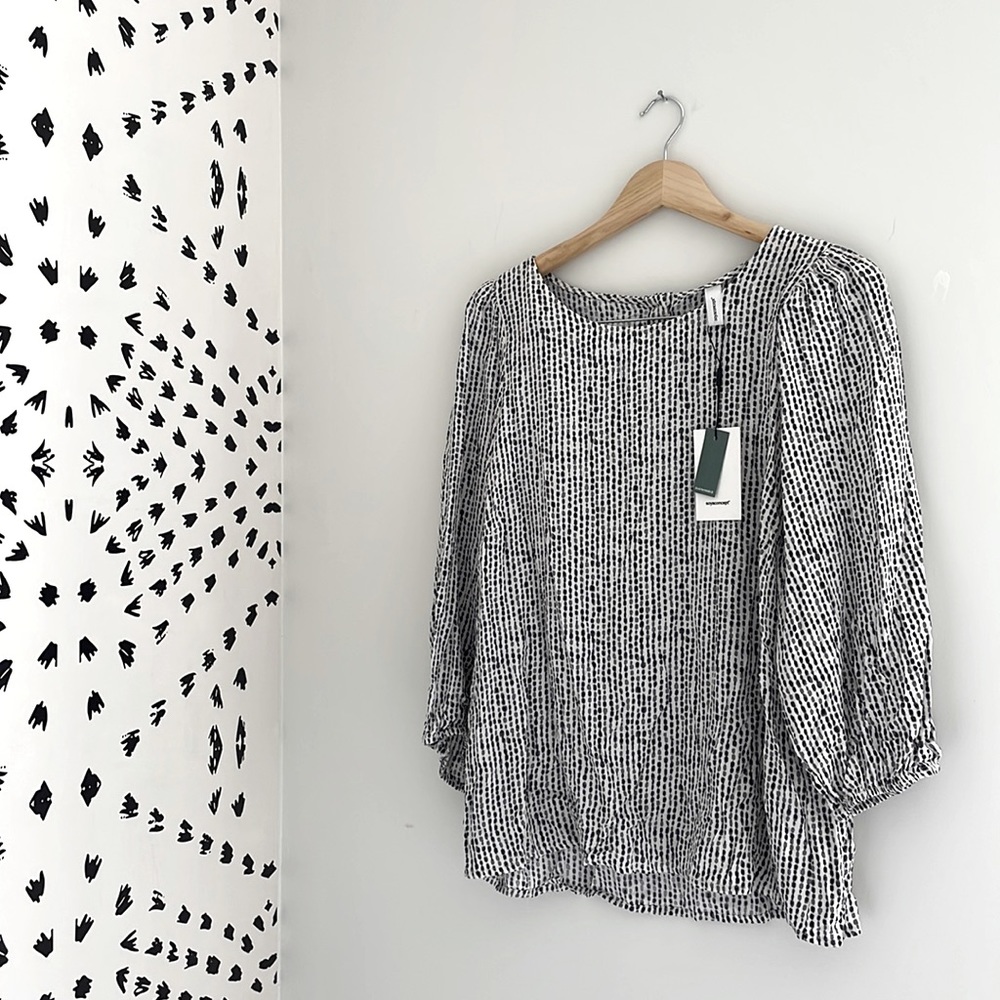Women's Black & White Patterned Blouse